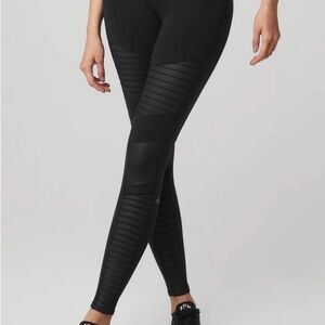 NWOT ALO Yoga Moto Leggings